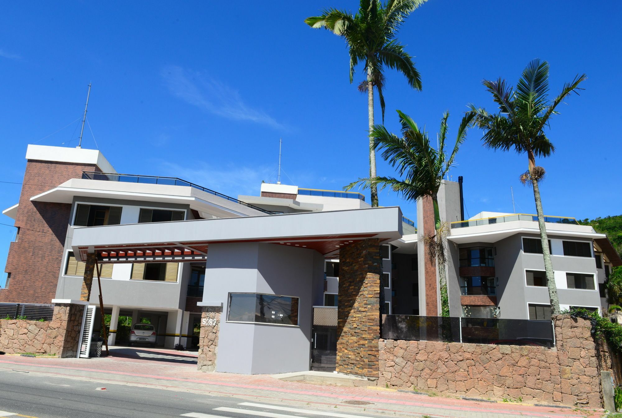 Boulevard Ponta Das Canas Governador Celso Ramos Exteriör bild
